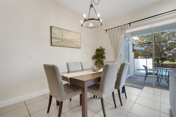 Image No.10-4 Bed Townhouse for sale