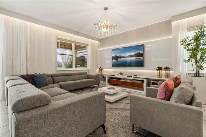 Image No.12-9 Bed House for sale