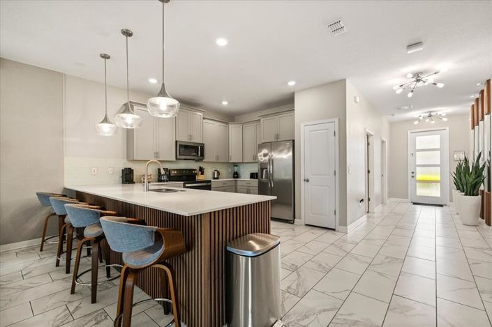 Image No.16-9 Bed Property for sale