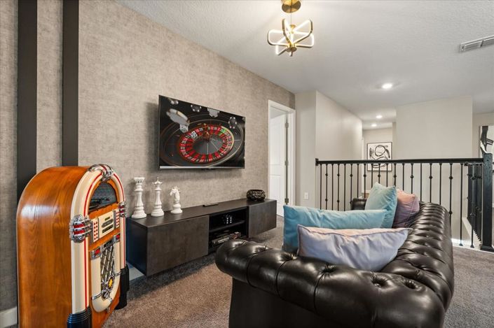 Image No.24-9 Bed Property for sale