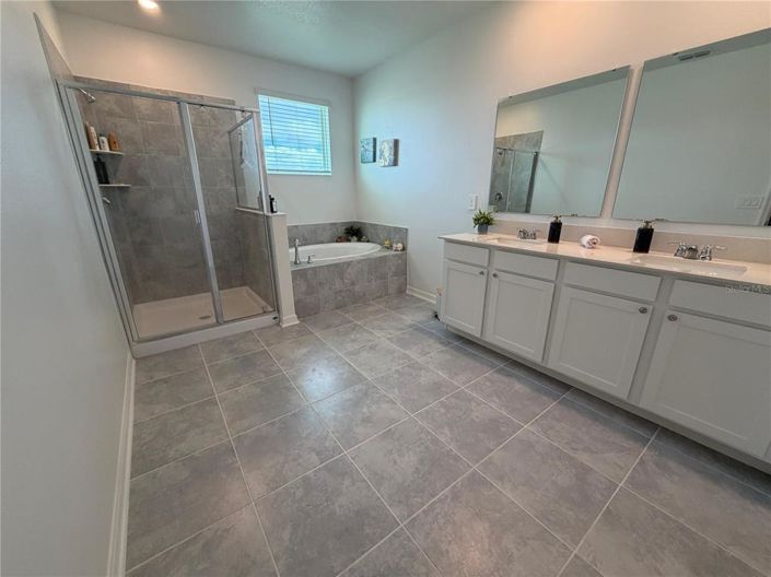 Image No.28-3 Bed Townhouse for sale