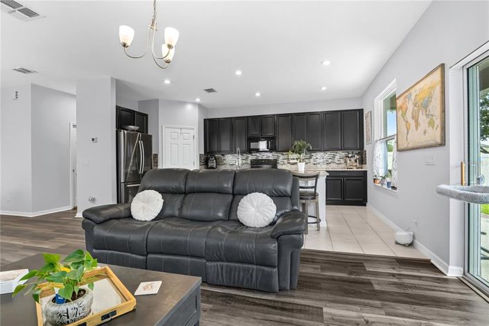 Image No.8-3 Bed House for sale