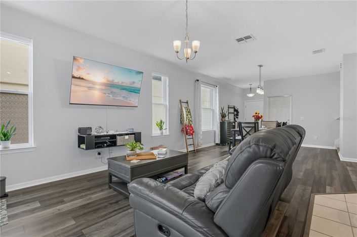 Image No.9-3 Bed House for sale