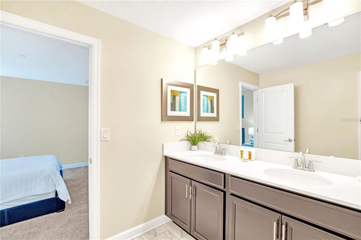 Image No.19-8 Bed House for sale