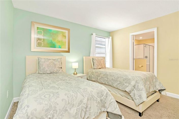 Image No.26-8 Bed House for sale