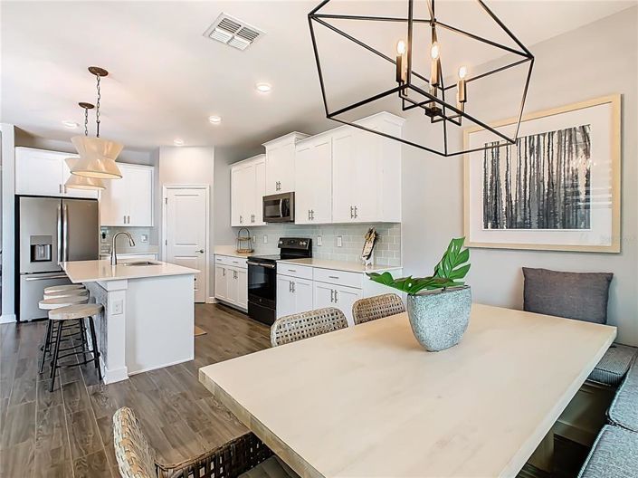 Image No.19-6 Bed House for sale