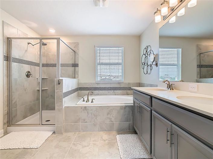 Image No.30-6 Bed House for sale