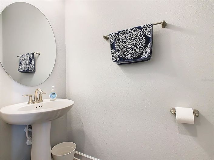 Image No.8-6 Bed House for sale