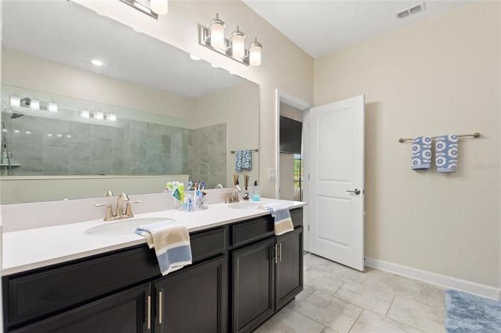 Image No.19-4 Bed Property for sale