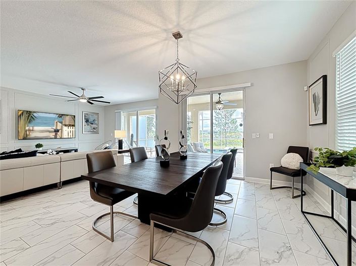 Image No.10-6 Bed Property for sale