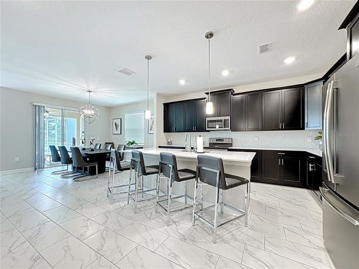 Image No.10-6 Bed House for sale