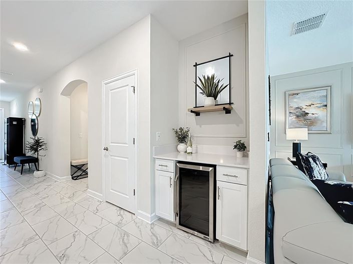 Image No.14-6 Bed House for sale