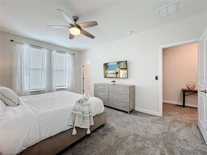 Image No.15-6 Bed Property for sale