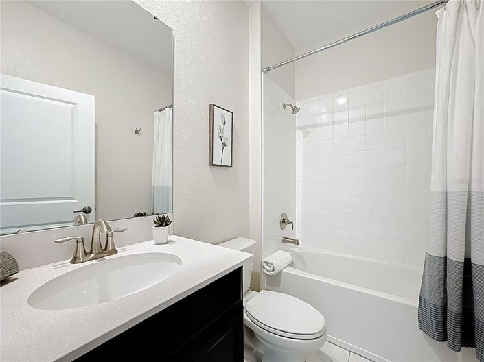 Image No.36-6 Bed Property for sale