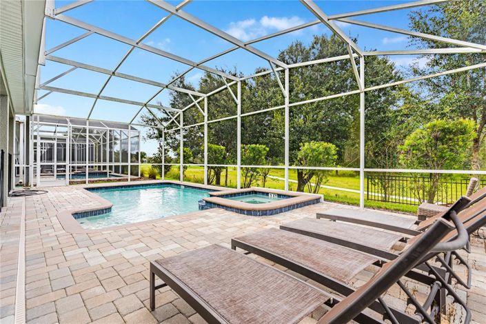 Image No.3-8 Bed House for sale