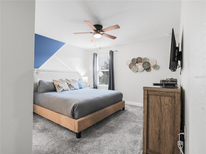 Image No.30-8 Bed Property for sale