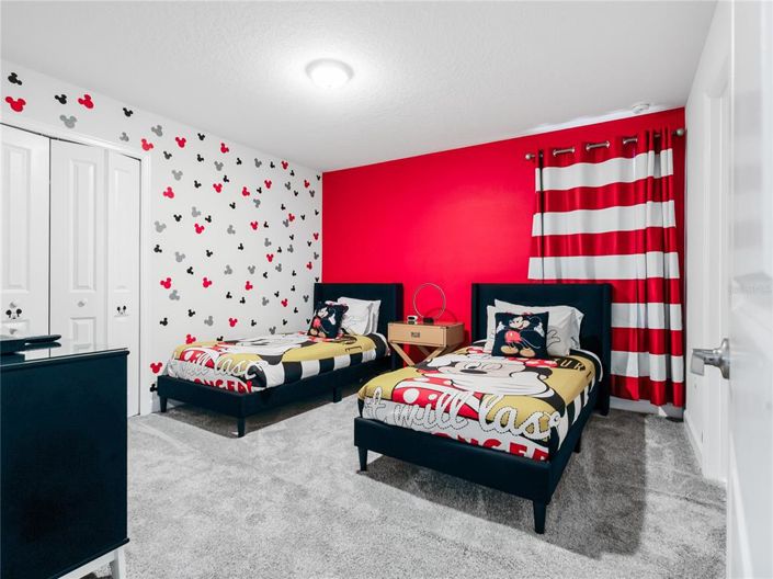 Image No.33-8 Bed House for sale