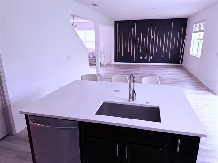 Image No.26-4 Bed House for sale