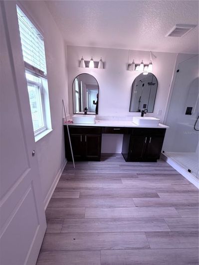 Image No.45-4 Bed Property for sale