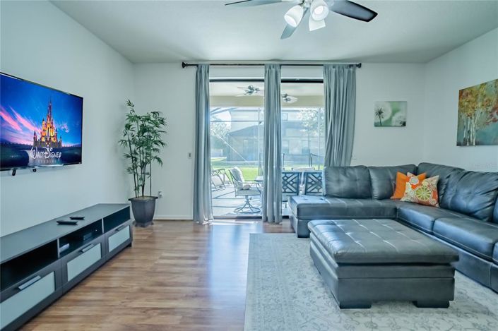 Image No.8-5 Bed House for sale