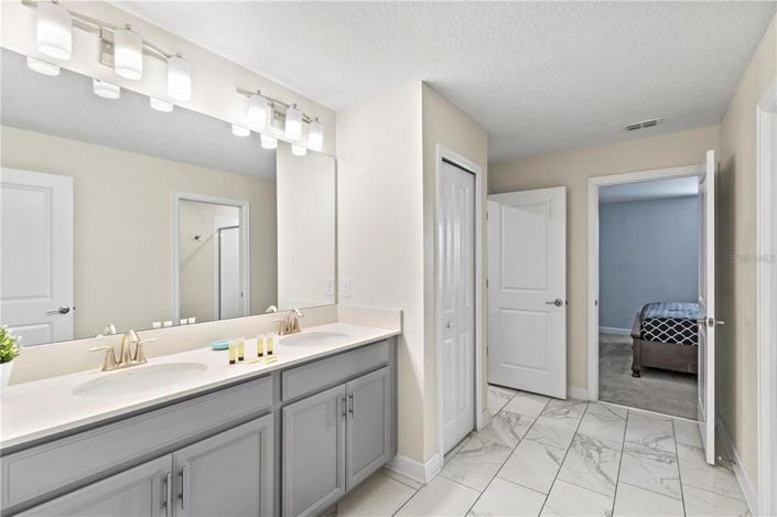 Image No.17-8 Bed House for sale