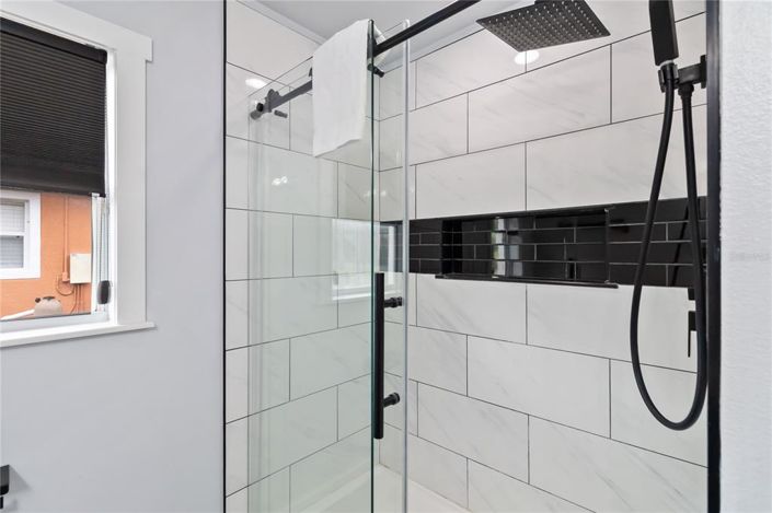 Image No.25-4 Bed House for sale