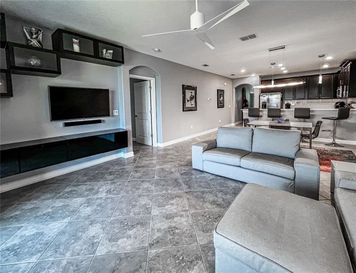 Image No.25-3 Bed Apartment for sale