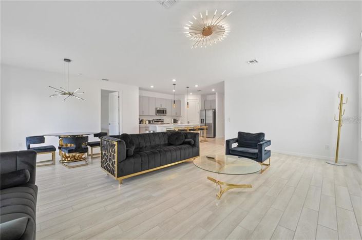 Image No.12-4 Bed House for sale