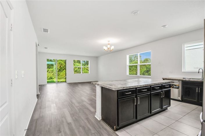 Image No.5-Propriété de 4 chambres à vendre à Davenport