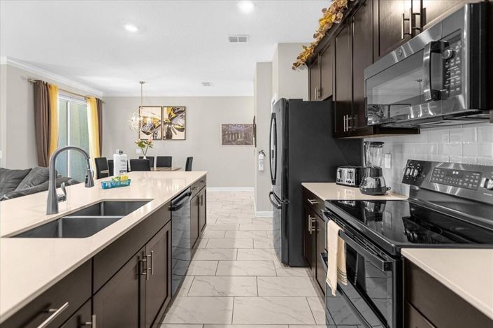 Image No.7-4 Bed Townhouse for sale