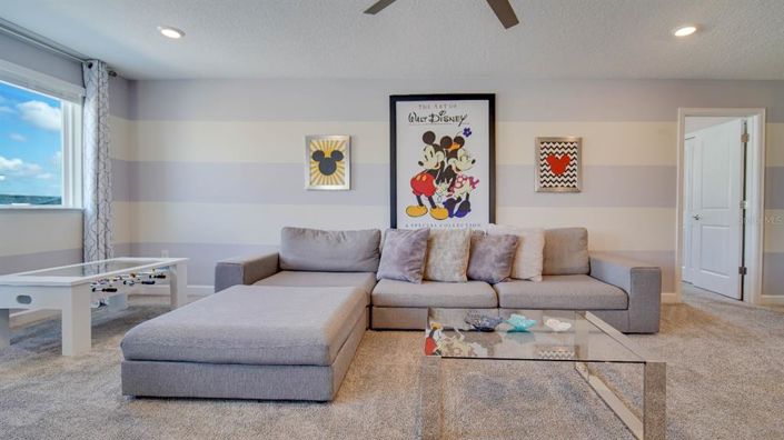 Image No.20-7 Bed Property for sale