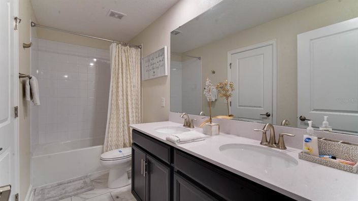 Image No.6-7 Bed House for sale