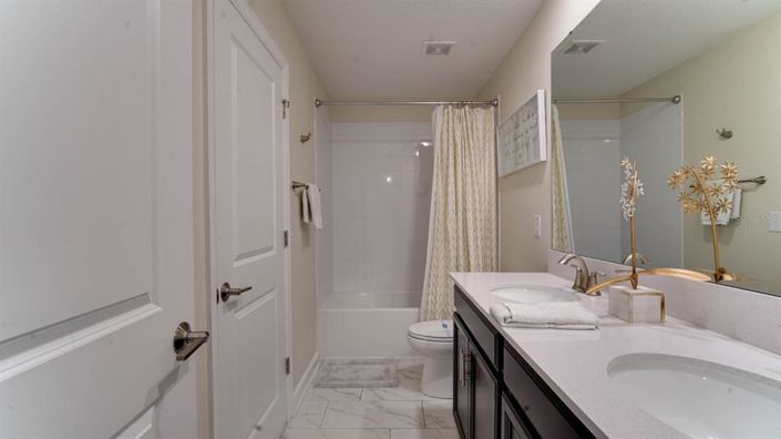 Image No.7-7 Bed House for sale