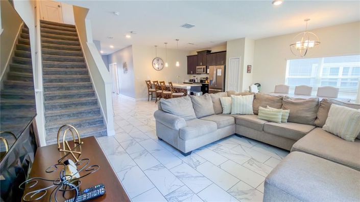 Image No.7-5 Bed Townhouse for sale