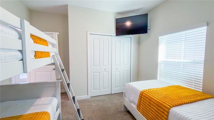 Image No.9-5 Bed Townhouse for sale