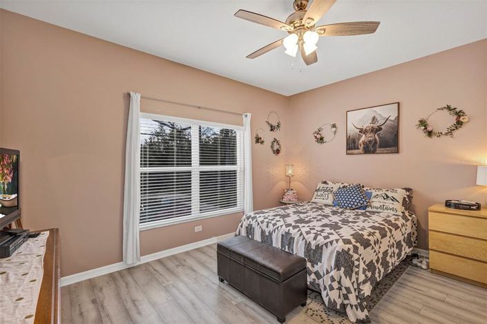 Image No.15-4 Bed House for sale