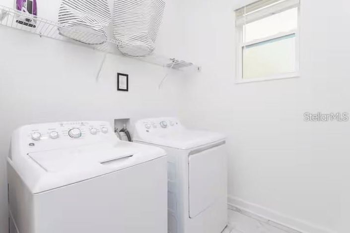 Image No.14-6 Bed Property for sale