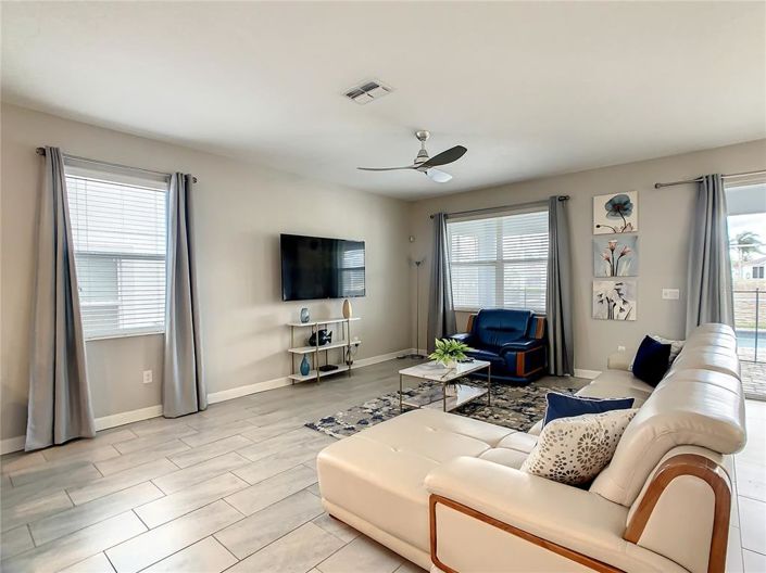 Image No.24-9 Bed House for sale