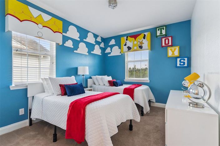 Image No.16-5 Bed Townhouse for sale