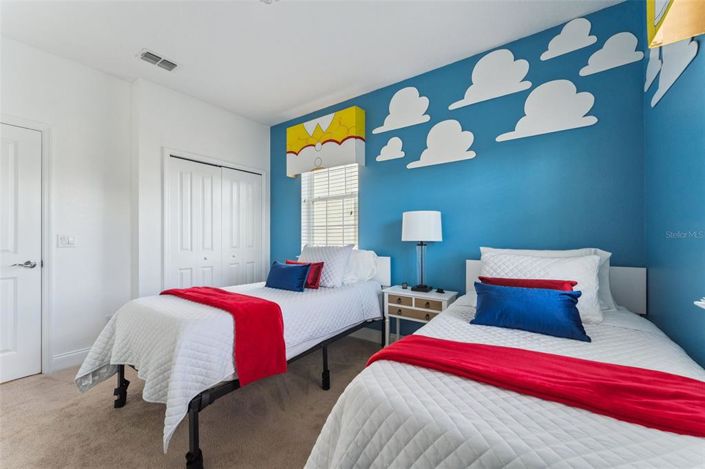 Image No.17-5 Bed Townhouse for sale