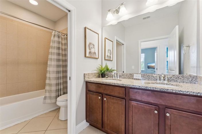 Image No.21-5 Bed Townhouse for sale