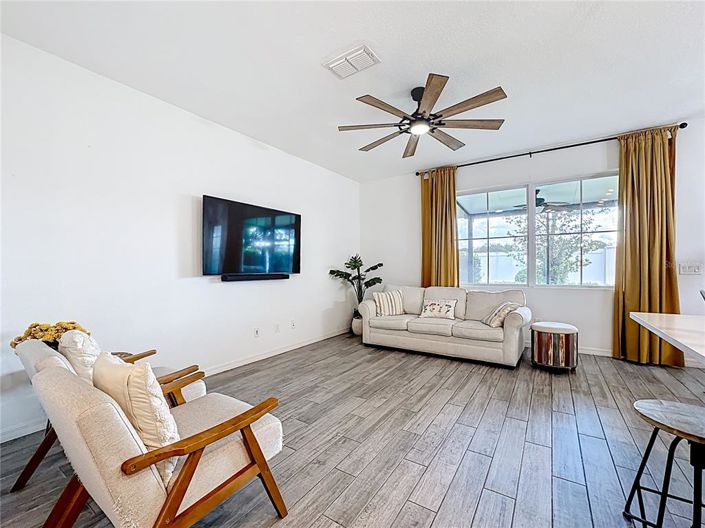 Image No.11-3 Bed Townhouse for sale