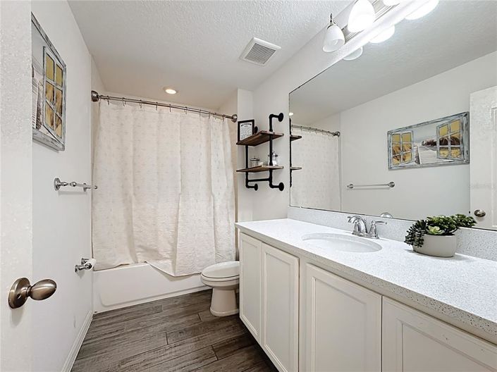 Image No.25-3 Bed Townhouse for sale