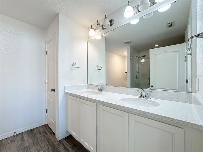 Image No.28-3 Bed Townhouse for sale