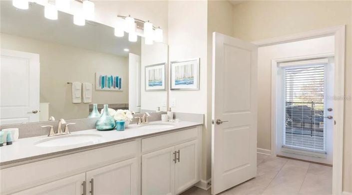 Image No.11-8 Bed Property for sale