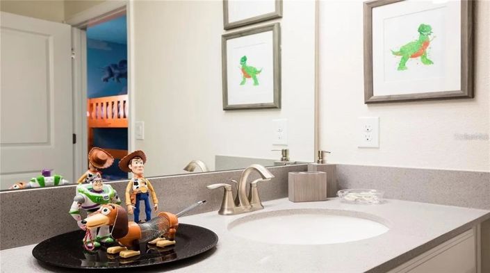 Image No.15-8 Bed Property for sale