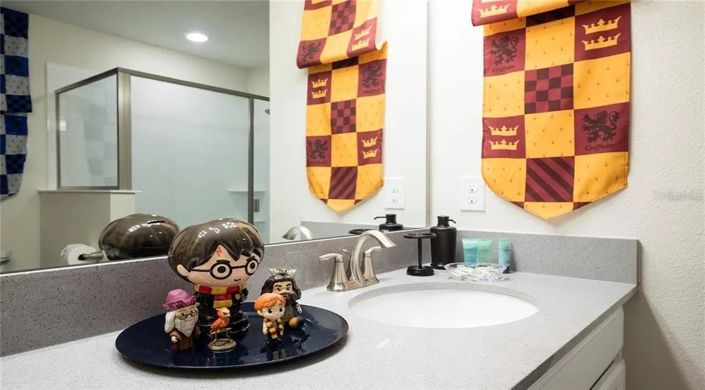 Image No.23-8 Bed Property for sale