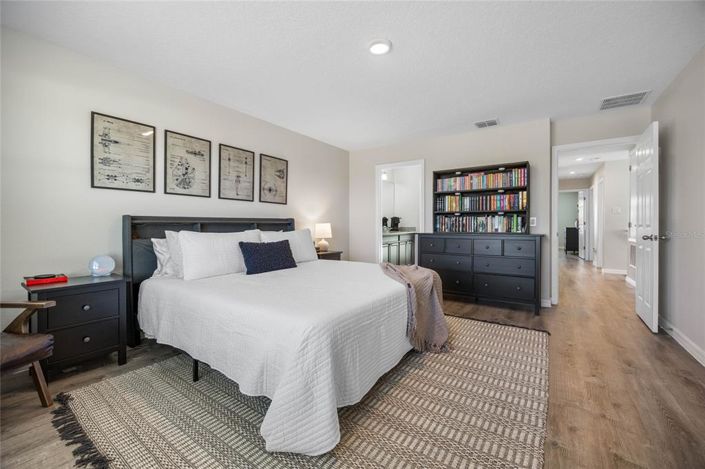 Image No.13-4 Bed Property for sale