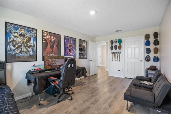 Image No.15-4 Bed Property for sale