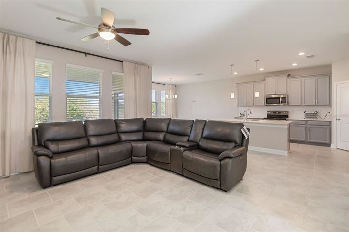 Image No.8-4 Bed House for sale